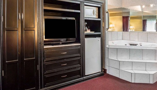 Chambre, 1 très grand lit, non-fumeurs, bain à remous