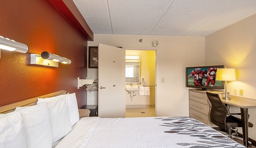 Chambre Supérieure, 1 très grand lit, accessible aux personnes à mobilité réduite (Smoke Free)