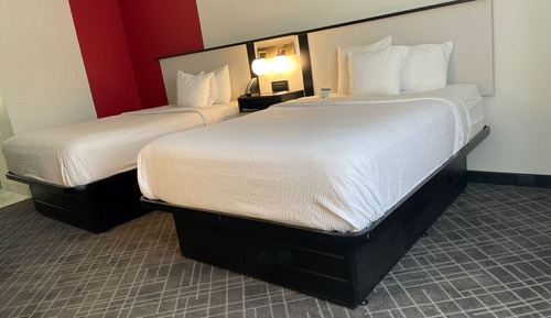 Chambre, 2 grands lits, accessible aux personnes à mobilité réduite (Tub with Grab Bars)