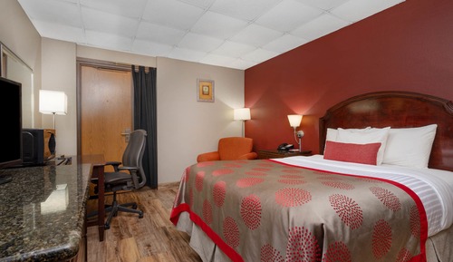 Chambre, 1 grand lit, non-fumeurs, accès piscine