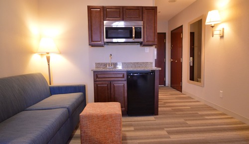 Suite, 1 très grand lit, douche accessible en fauteuil roulant (Communications)