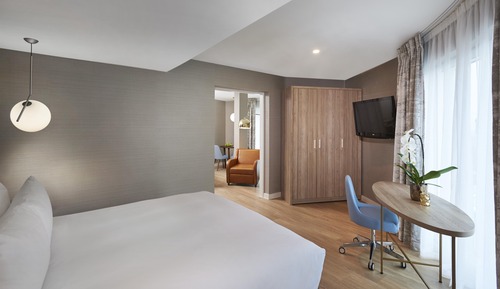 Suite, 1 grand lit, vue ville
