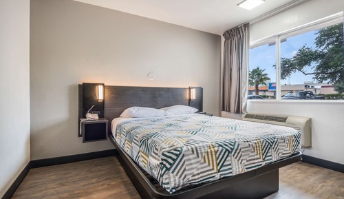 Chambre Standard, 1 grand lit, accessible aux personnes à mobilité réduite, non-fumeurs