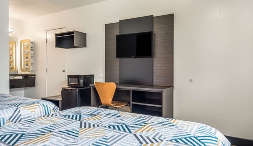 Chambre Standard, 1 grand lit, fumeurs