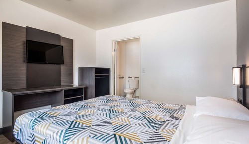 Chambre Standard, 1 grand lit, accessible aux personnes à mobilité réduite, non-fumeurs