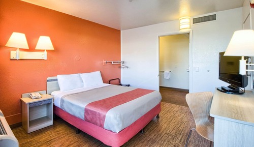 Chambre Deluxe, 1 lit double, accessible aux personnes à mobilité réduite, non-fumeurs