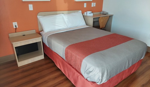Chambre Deluxe, 1 lit double, accessible aux personnes à mobilité réduite, non-fumeurs