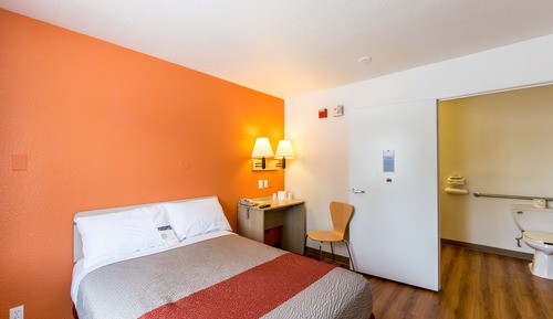 Chambre Standard, 1 lit double, accessible aux personnes à mobilité réduite, non-fumeurs