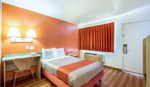 Chambre Standard, 1 lit double, accessible aux personnes à mobilité réduite, non-fumeurs