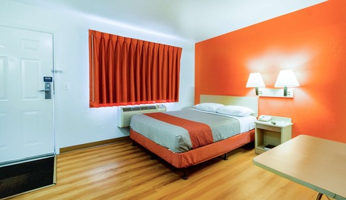 Chambre Standard, 1 lit double, accessible aux personnes à mobilité réduite, non-fumeurs