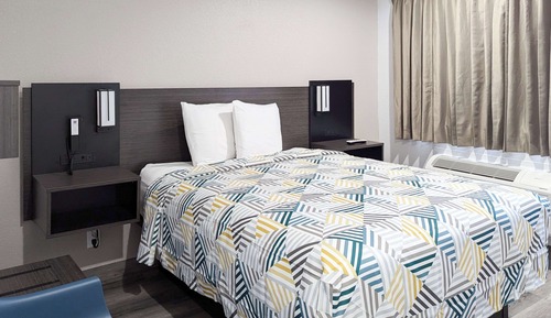 Chambre Standard, 1 grand lit, accessible aux personnes à mobilité réduite, non-fumeurs