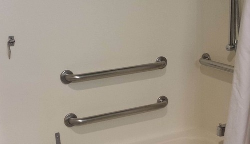 Chambre Standard, 1 très grand lit, accessible aux personnes à mobilité réduite, baignoire (Bathtub)