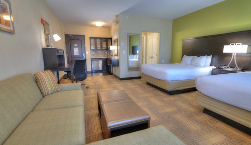 Suite Studio, 2 lits doubles, accessible aux personnes à mobilité réduite (Mobility, Accessible Tub)