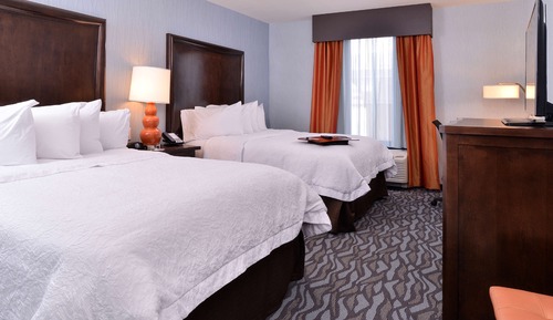 Chambre, 2 grands lits, accessible aux personnes à mobilité réduite (Hearing Impaired)