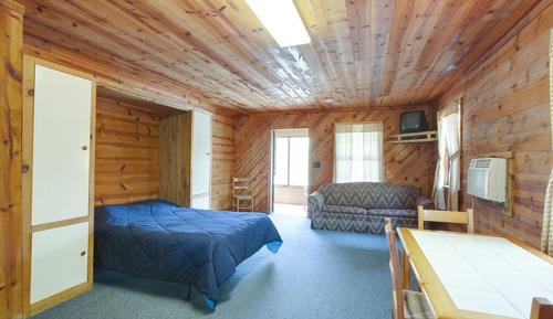 Cabane, non-fumeurs, cuisine (Linens Included, No Pets Allowed)
