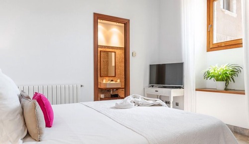 Chambre Standard Double ou avec lits jumeaux