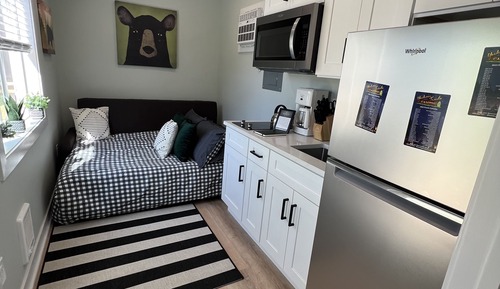 Maison, 1 chambre (No pets, tiny house, linens included)