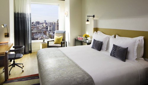 Chambre Standard, 1 très grand lit, vue ville (Mid Floor)