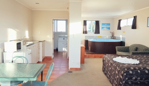 Studio Supérieur, bain à remous