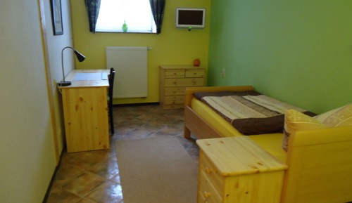 Chambre Simple Économique, salle de bains commune