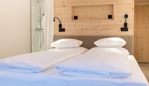 Chambre Double Supérieure (Lovely Mari)