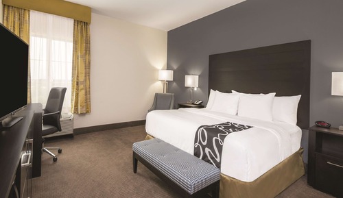 Chambre, 1 très grand lit, non-fumeurs (Mob,Hear,Roll-In Shower,Countryside)