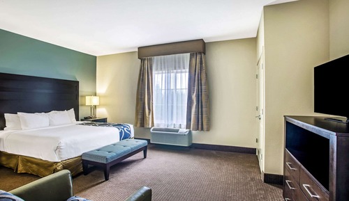 Suite Familiale, 1 très grand lit, non-fumeurs (Mob,Hear,Tub w/Grab Bars,Countryside)