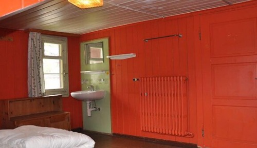 Chambre Triple, salle de bains commune