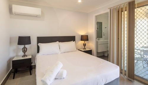 Economy Queen Room H