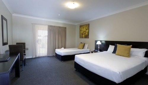 Deluxe Double King Room