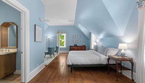 Chambre Deluxe, 1 très grand lit (N°4)