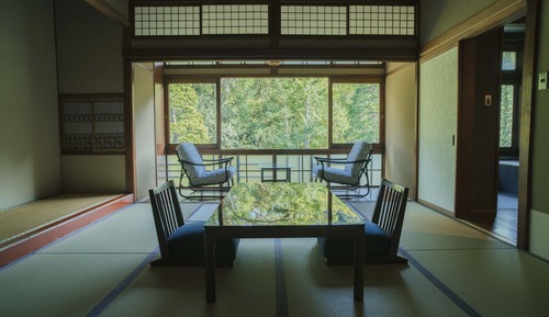 Suite Tradition, vue jardin (Japanese-Western style)