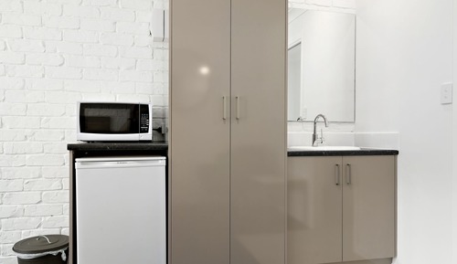 Chambre Familiale, plusieurs lits, non-fumeurs, réfrigérateur et four à micro-ondes