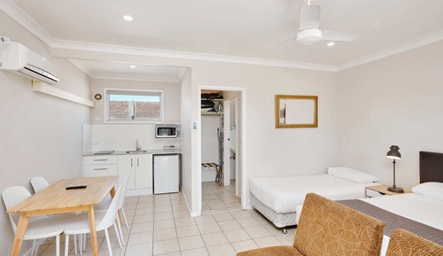 Chambre Familiale, plusieurs lits, coin cuisine