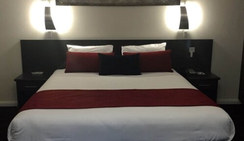 Chambre, 1 très grand lit (2)