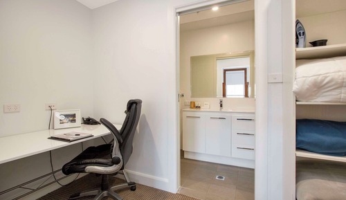 Suite, 1 très grand lit et 1 canapé-lit, non-fumeurs