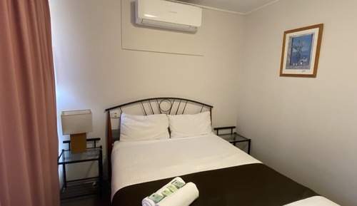 Suite Familiale, 2 chambres, non-fumeurs, salle de bains commune (2 Room Family Unit)