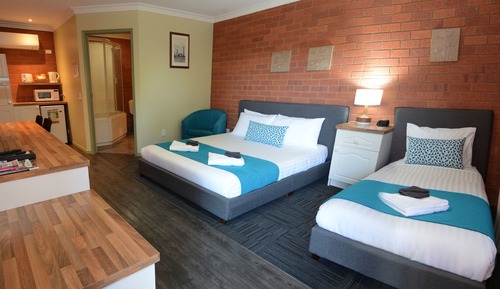 Chambre avec lits jumeaux, baignoire