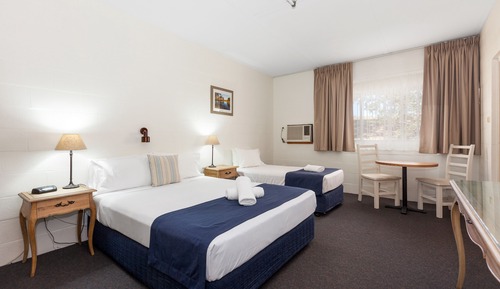 Chambre Standard, non-fumeurs (Queen and Single Room)