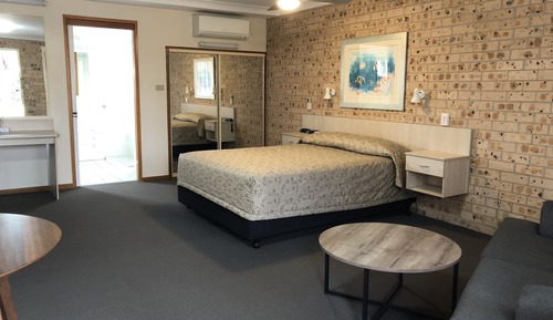 Chambre Exécutive, 1 grand lit, baignoire à jets, côté jardin (Deluxe Spa Suite)