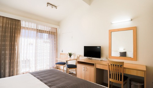 Chambre Supérieure, plusieurs lits, balcon