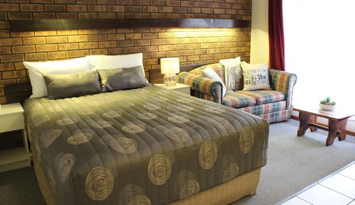 Chambre Standard, non-fumeurs (Queen Bed & Couch Bed  R3)