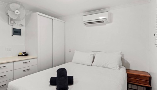 Cabane Standard (No Ensuite)