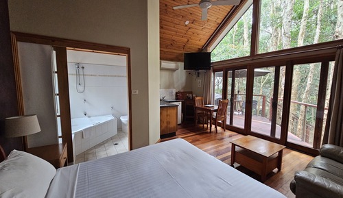 Tree House, 1 grand lit