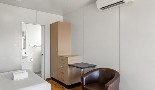 Studio Standard (Sleeps 2)