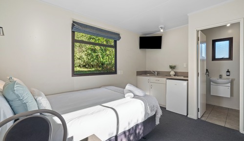 Studio (Twin Motel)