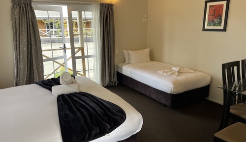 Studio Standard (Ground Floor Suite)