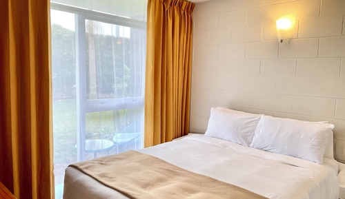 Suite, 1 chambre, cuisine, vue jardin
