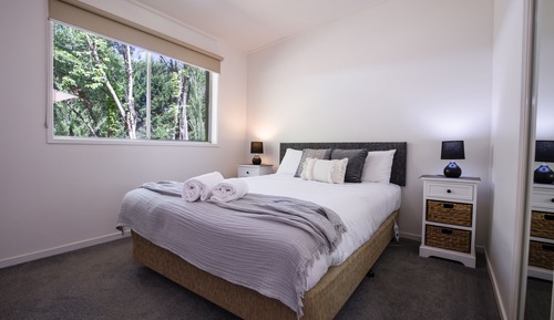 Chambre Deluxe, 1 grand lit, coin cuisine, vue jardin