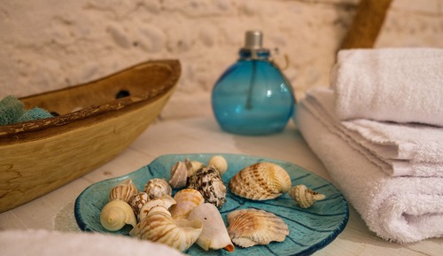 Suite, salle de bains attenante (Cyclades)